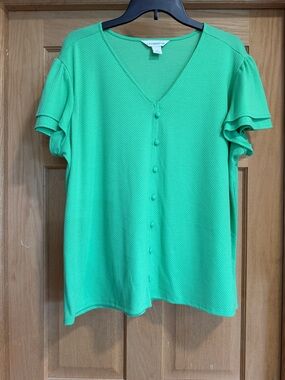 Liz Claiborne Bright Mint V-Neck Button Front Flutter Sleeve Top
